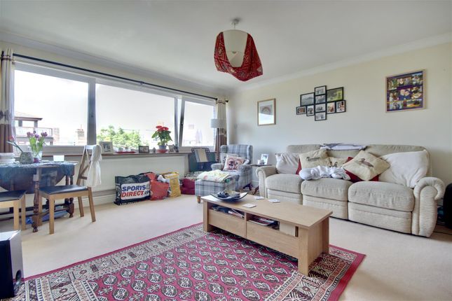 Thumbnail Flat to rent in Strand Court, Eastern Villas Road, Southsea