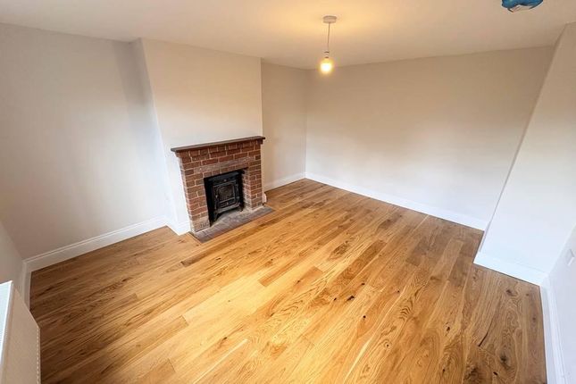 Tollgate Cottage, Harrold Road, Lavendon photo 3