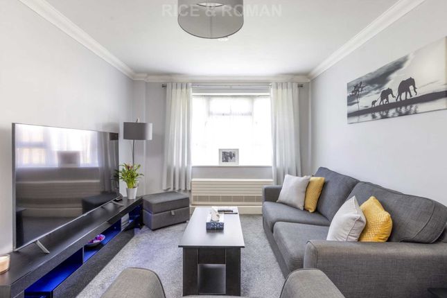 Thumbnail Flat for sale in The Firs, Claygate