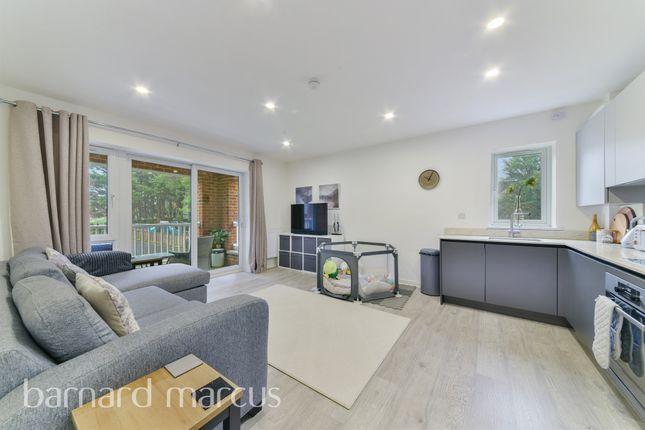 Thumbnail Flat to rent in Purley Downs Road, South Croydon