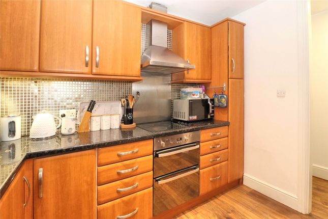 Flat 4 Lordswood,, Maybury Hill, Surrey photo 4