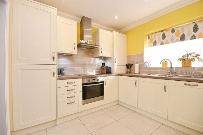 8, Conies Road, Halstead photo 3