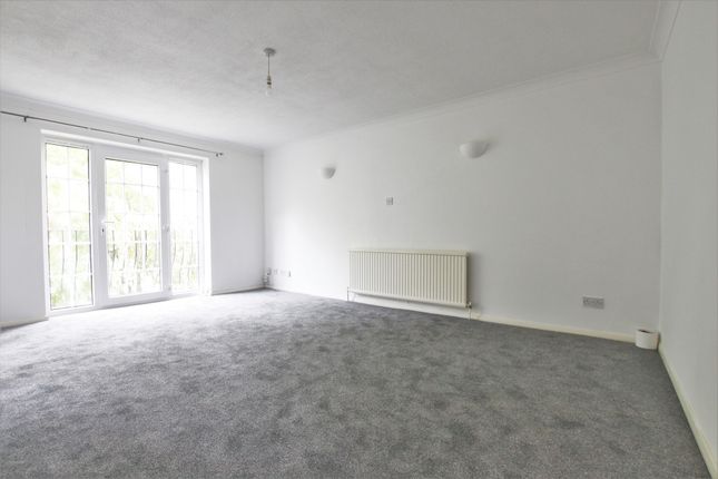 43, Crofton Way, Enfield photo 2