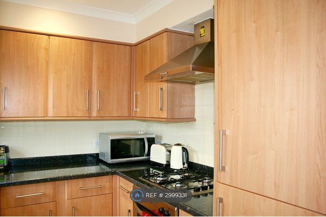 Flat, The Pavilions Crabbett Park, Worth, Crawley photo 3