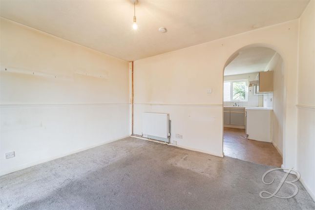 2, Vera Crescent, Mansfield photo 4