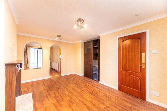 2, Flexbury Avenue, Leeds photo 4