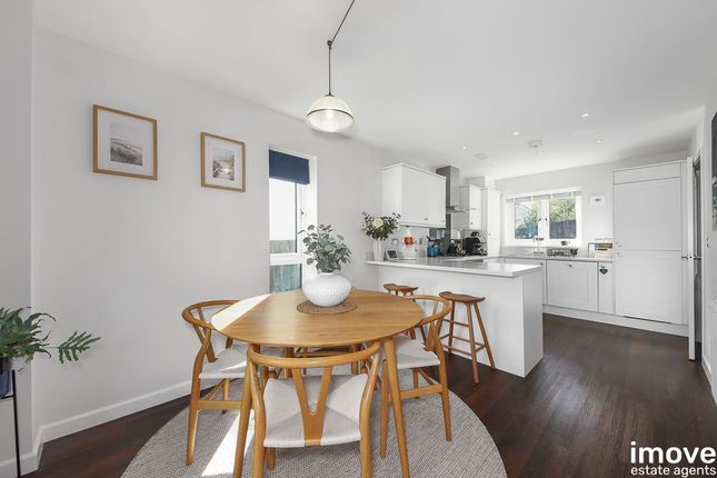 3 Furzebrake Close, Torquay photo 3