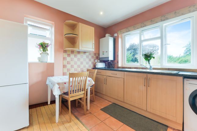22A, Rose Avenue, Morden photo 4
