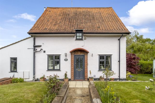 Thumbnail Cottage for sale in Gobions Way, Potters Bar