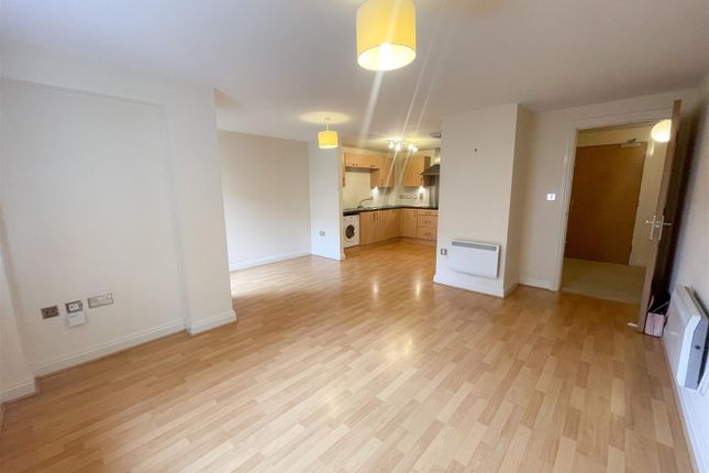 Flat to rent in Kentmere Drive, Doncaster DN4