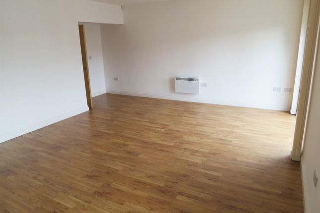 5, Dunsters Court, Bury photo 4