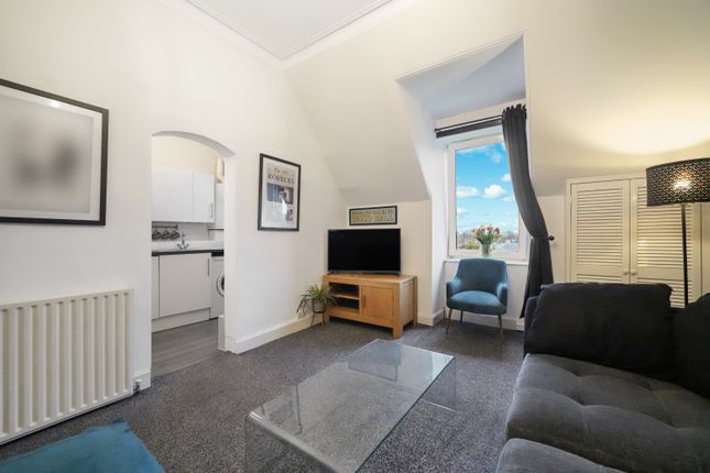 2b, Edgefield Road, Loanhead photo 3