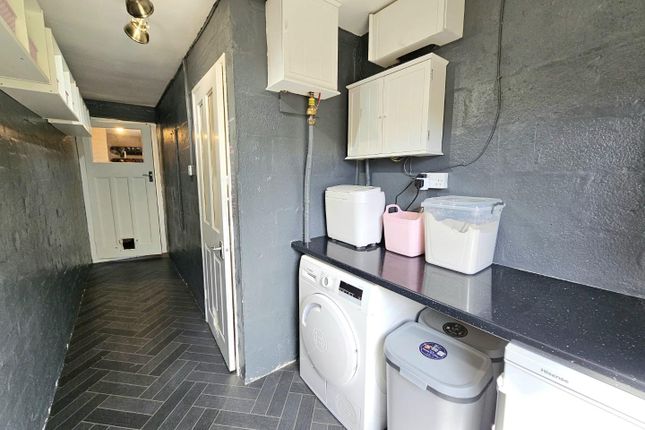 7, Whiteway Close, Dursley photo 4