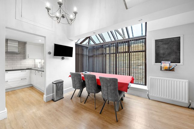 Flat 3, The Retort House Waterside, Knaresborough photo 4