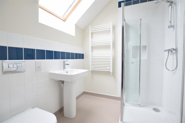 2 Progress Mews, The Avenue, Surbiton photo 5