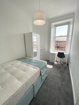Flat to rent in Savile Place, Newington, Edinburgh
