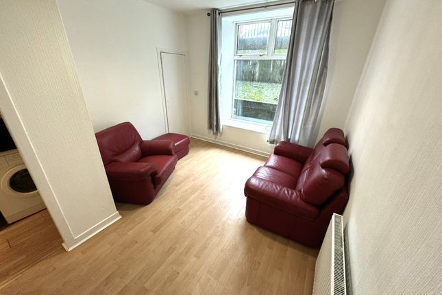 Flat to rent in Menzies Road, Torry, Aberdeen