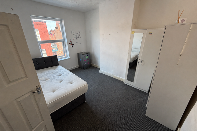 11 Brompton Row, Leeds photo 3