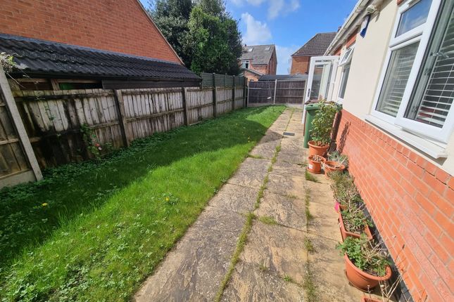 Bungalow to rent in Mostyn Avenue, Leicester