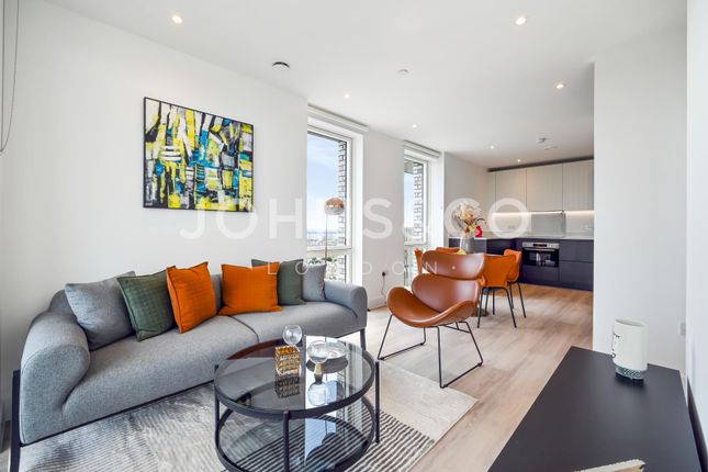136 Silverleaf House 1, Heartwood Boulevard, London photo 4