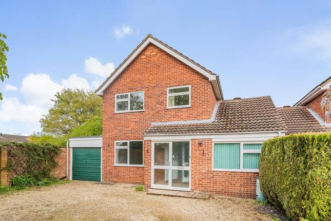 Thumbnail Detached house to rent in Fairford Way, Bicester