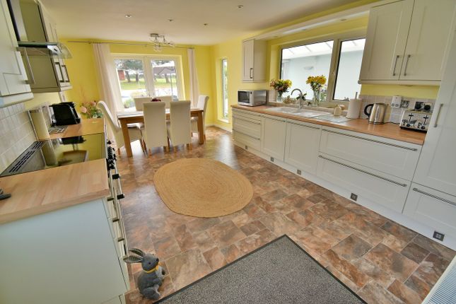 Virginia Cottage, Barrack Road, Ferndown photo 4