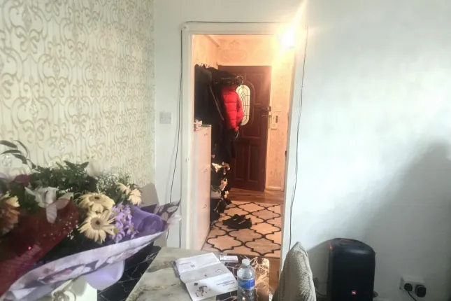 391, Kenton Road, Kenton London photo 3