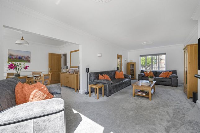 2, Avonstowe Close, Kent photo 3