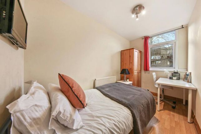 Room to rent in Chippenham Road, London