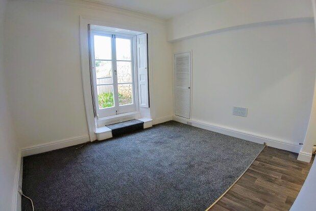Flat to rent in Lipson Terrace, Plymouth