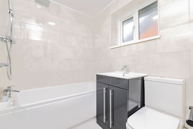 4 Twisse Road, Bolton photo 4