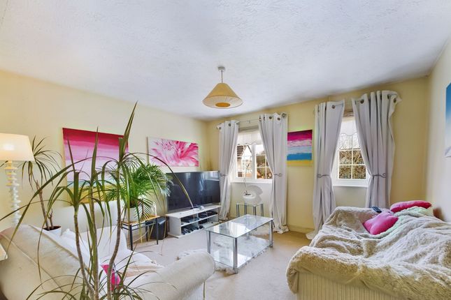 Flat for sale in Stanier Close, Maidenbower