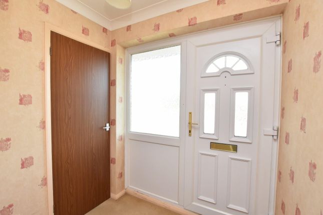 69, Cedar Crescent, Romney Marsh photo 4