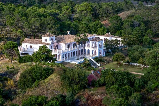 Thumbnail Villa for sale in Selwo, Costa Del Sol, Spain