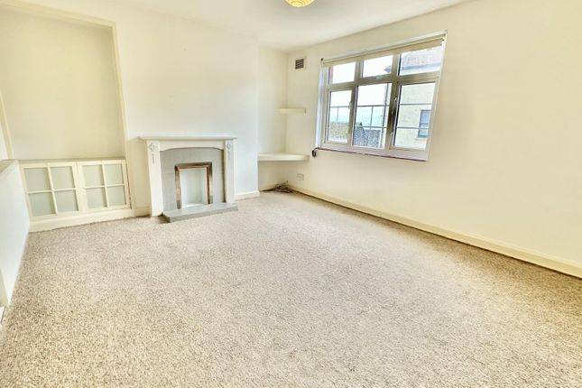 Flat 12, Hastings Wall, East Street, Old Town, Hastings photo 3