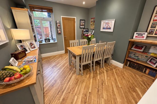 29, Vicker Grove, West Didsbury photo 4