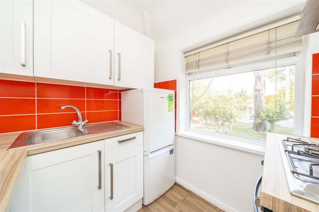 85a, Long Lane, Hillingdon photo 4