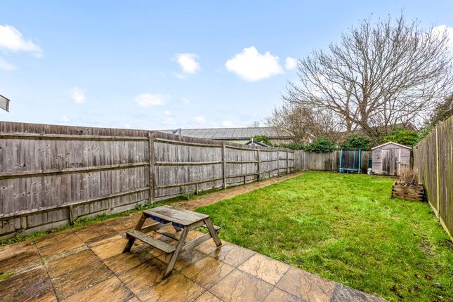25 Thompson Drive, Pulborough photo 3