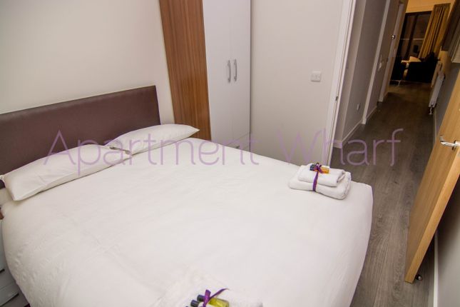4, London photo 2