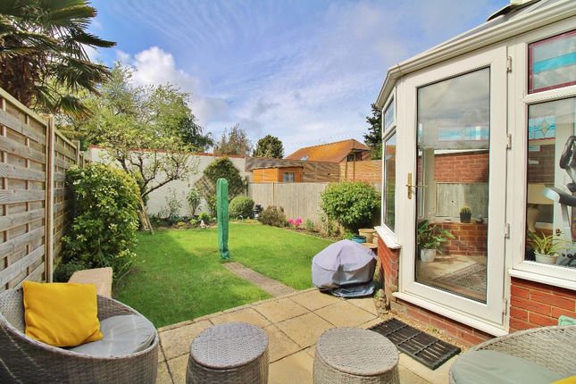 3, Seathrift Close, Lee-on-the-Solent photo 2