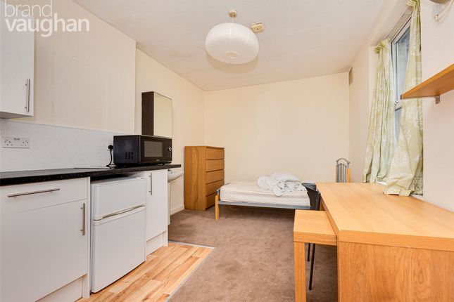 Thumbnail Flat to rent in Dorset Gardens, Brighton