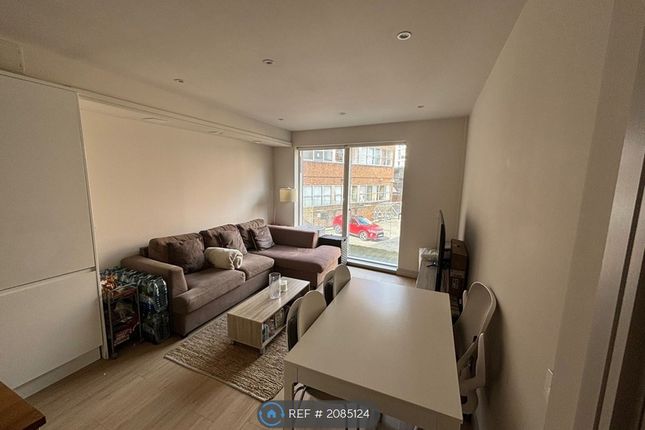 Thumbnail Flat to rent in Spur Apartments, London