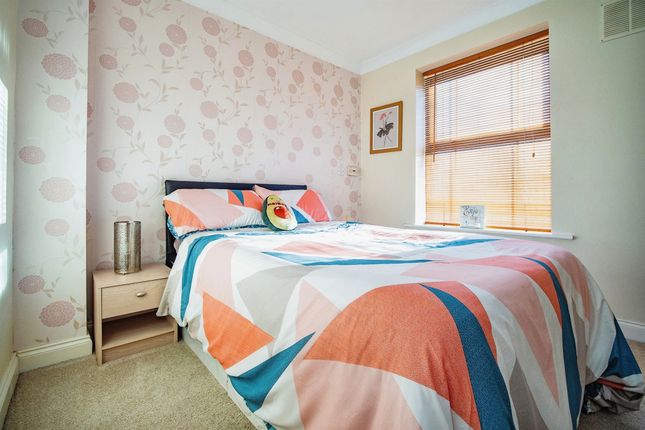 End terrace house for sale in Galleon Court, Hull