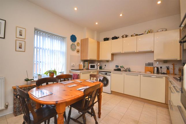 Flat 6, 14, Beechwood Lane, Dorchester photo 4
