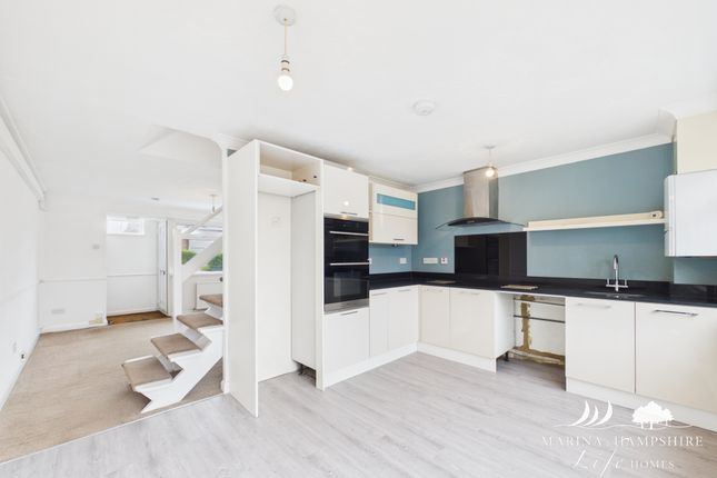 17, Paddock Walk, Portsmouth photo 2