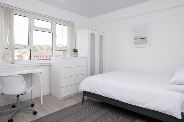 30 Selsfield Drive, Brighton photo 2