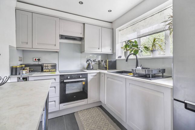 Thumbnail Maisonette for sale in Cranleigh Gardens, South Norwood, London