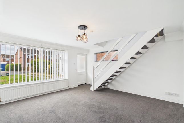 12, Troon Close, Stamford photo 2