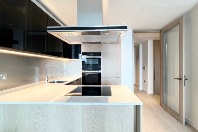 River Park Tower, Nine Elms Lane, London photo 2