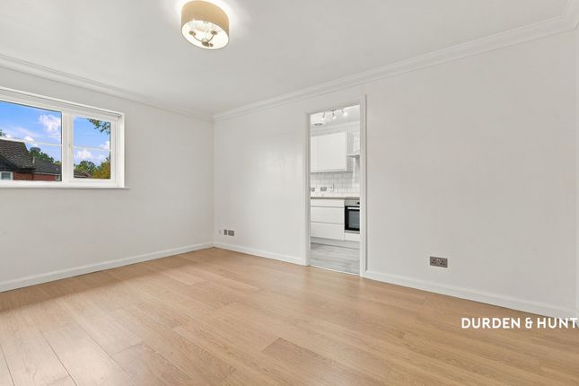 19 Bryony Close, Loughton photo 4